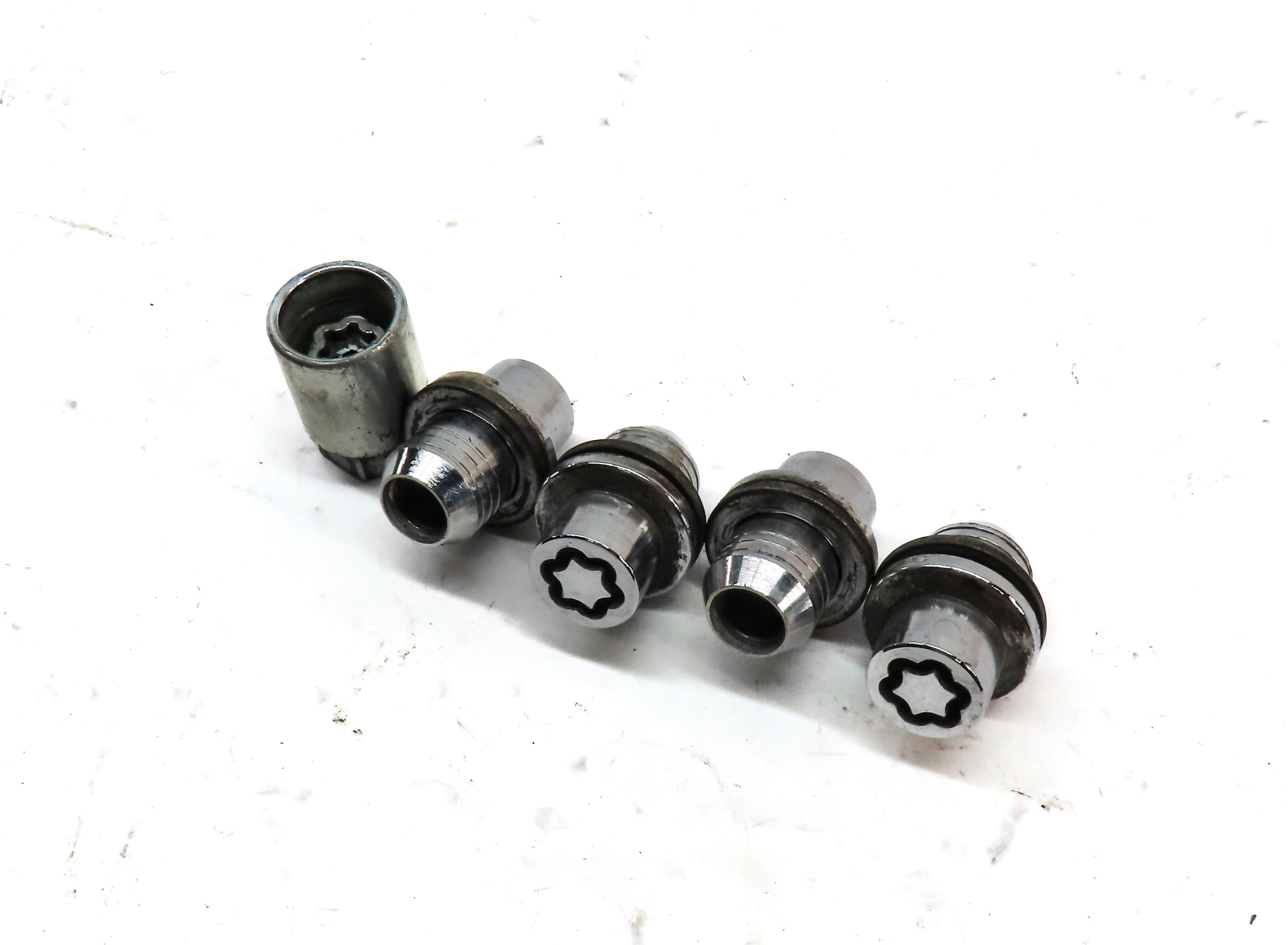 2016 RANGE ROVER SPORT (L494) RIM WHEEL LUG NUT LOCK SET/5 w/ KEY — exact item pictured